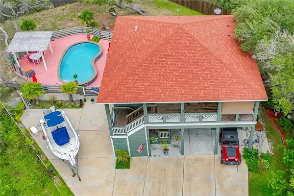 21 Bahama ST S, Rockport, TX 78382