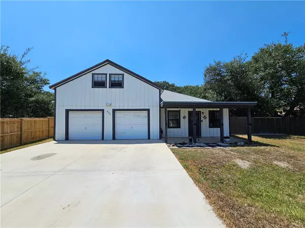 527 Steart ST, Rockport, TX 78382
