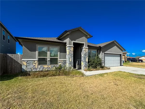 1805 Monterey Bay DR, Portland, TX 78374