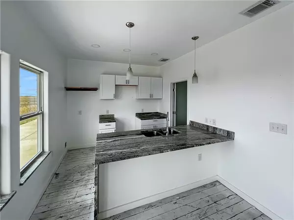 Port Aransas, TX 78373,150 West Palm Beach RD