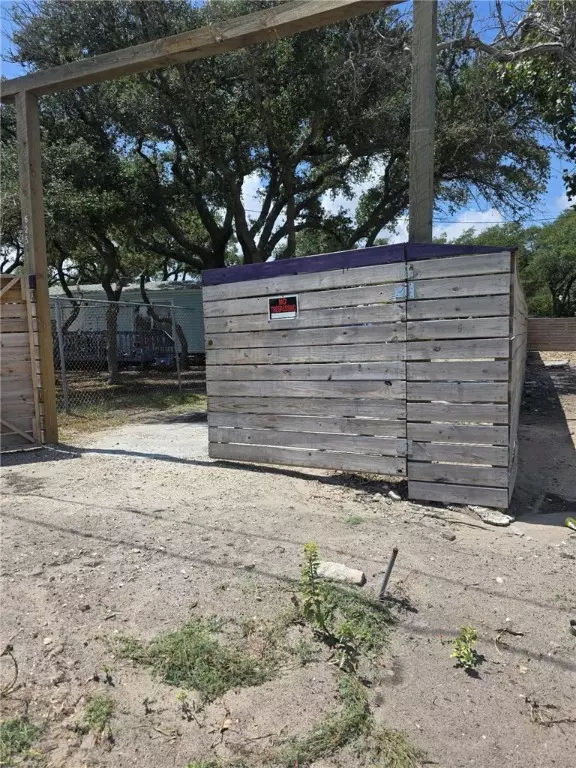 625 S Kossuth ST, Rockport, TX 78382