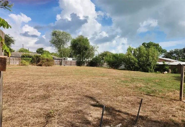 Corpus Christi, TX 78412,314 Wray LN