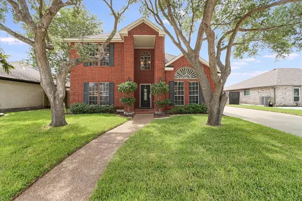 8114 Etienne DR, Corpus Christi, TX 78414