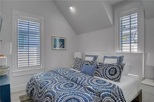 Port Aransas, TX 78373,230 Round RD #C1