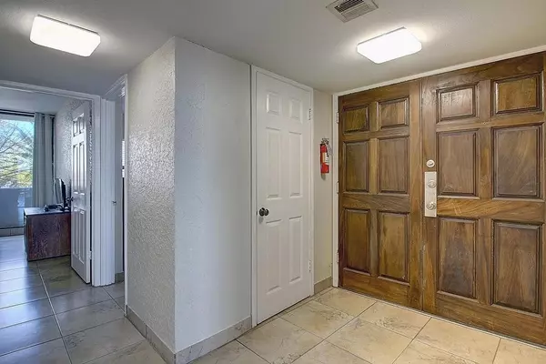 Corpus Christi, TX 78418,14401 Commodores DR #100