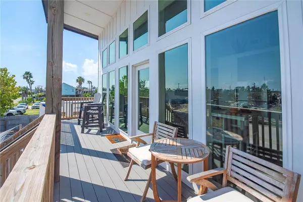 Port Aransas, TX 78373,418 S 9th ST