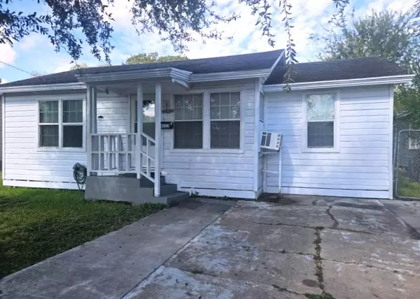 4533 W Nesbitt DR, Corpus Christi, TX 78415