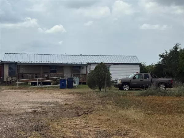 762 County Road 122, Alice, TX 78332