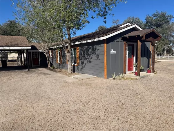 Alice, TX 78332,169 County Road 117