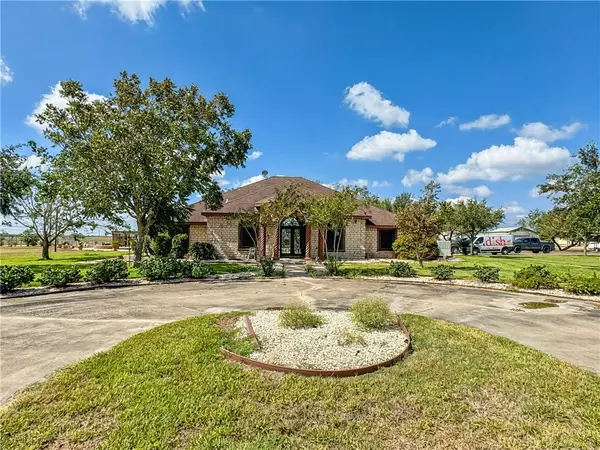 115 County Road 1161, Alice, TX 78332