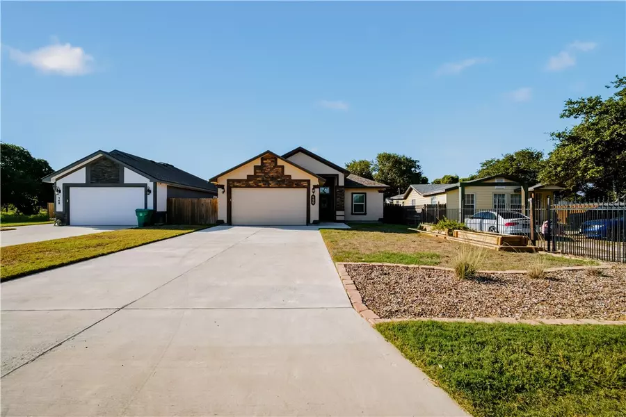 150 N 9th ST, Aransas Pass, TX 78336