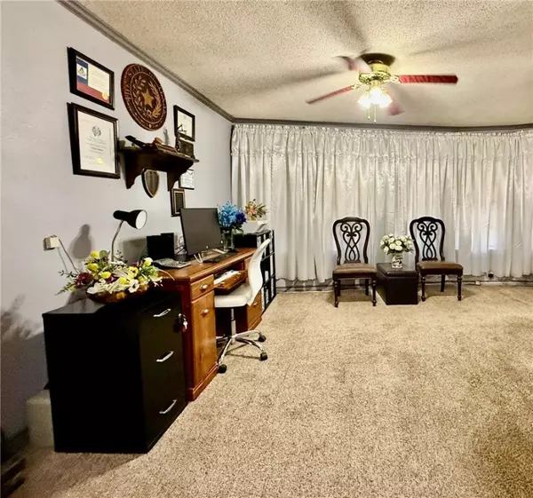 Three Rivers, TX 78071,508 E Thornton ST