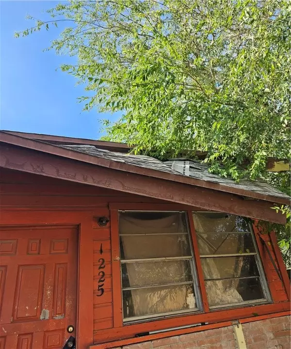 Kingsville, TX 78363,1225 E Lott AVE