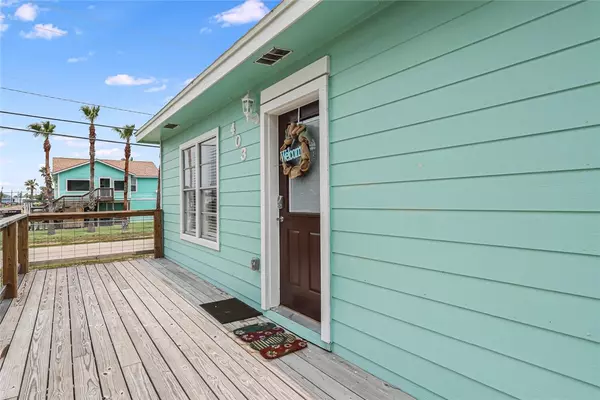 Port Aransas, TX 78373,403 S Gulf ST