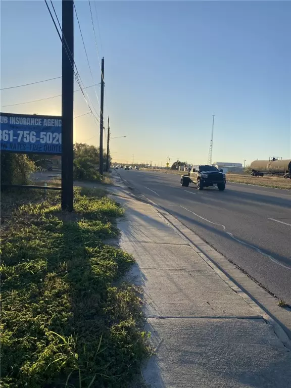 Alice, TX 78332,724 W Front ST