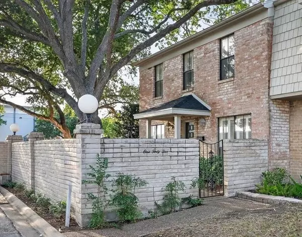 145 Lake Shore DR, Corpus Christi, TX 78413