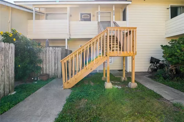 1011 Ennis Joslin RD #213, Corpus Christi, TX 78412