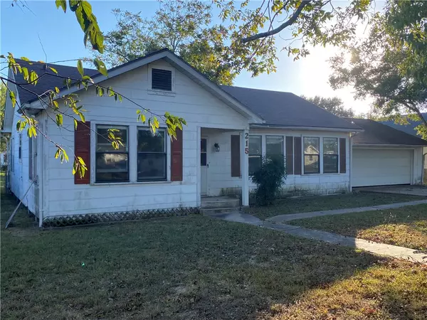Refugio, TX 78377,215 W Heard ST