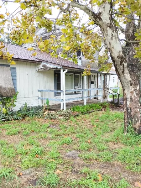 435 W Deberry AVE, Aransas Pass, TX 78336