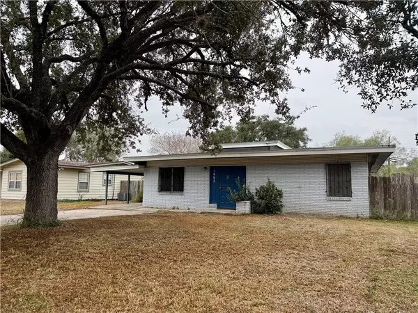 1807 Cenesia ST, Alice, TX 78332