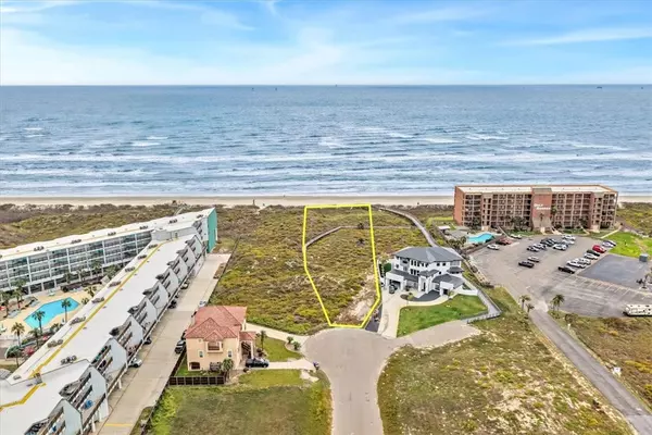 102 Mariners DR, Port Aransas, TX 78373