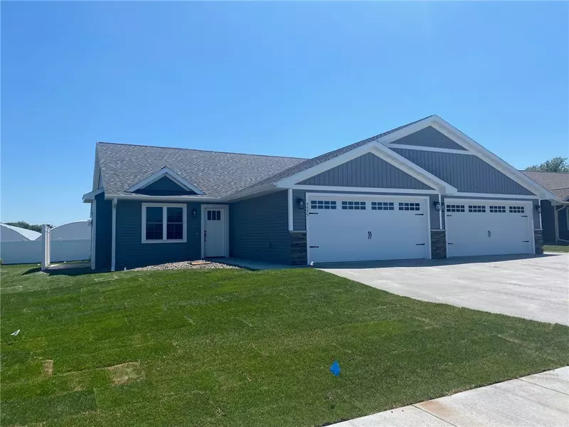 5575 Green Park DR, Eau Claire, WI 54703