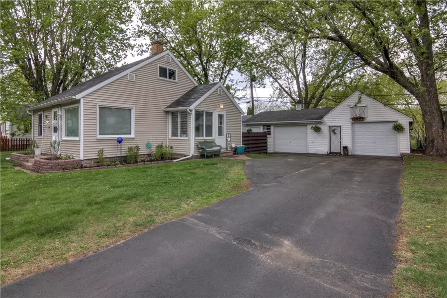 828 Alsace ST, Altoona, WI 54720