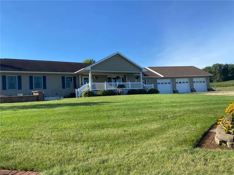 N29228 N Creek RD, Arcadia, WI 54612