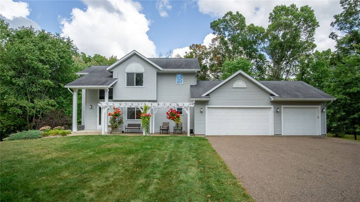 1403 Marcott CT, Eau Claire, WI 54703