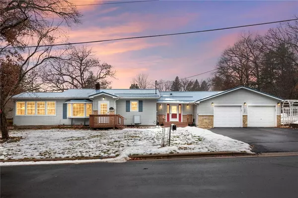 355 S East AVE, Dresser, WI 54009