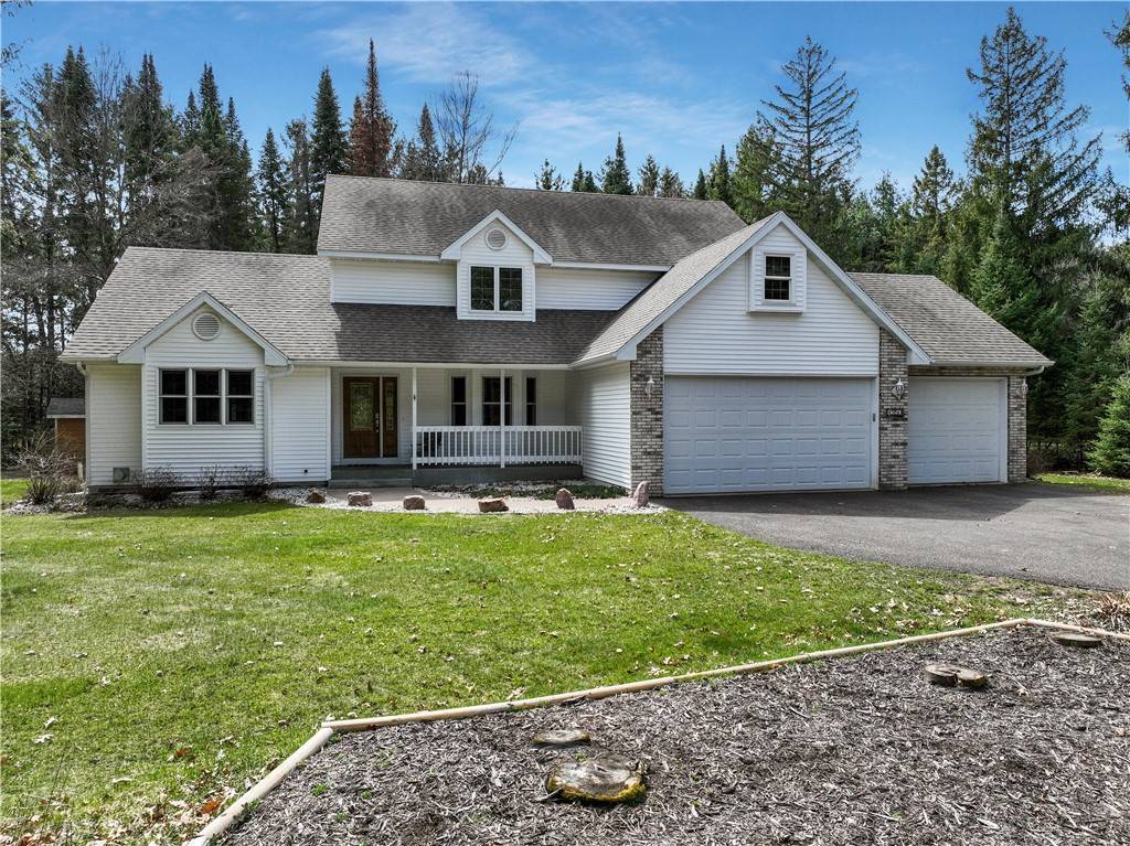 1350 Red Pine DR, Eau Claire, WI 54701