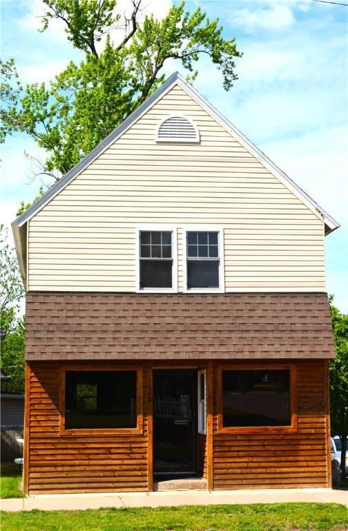 Eau Claire, WI 54701,1044 Main ST #2