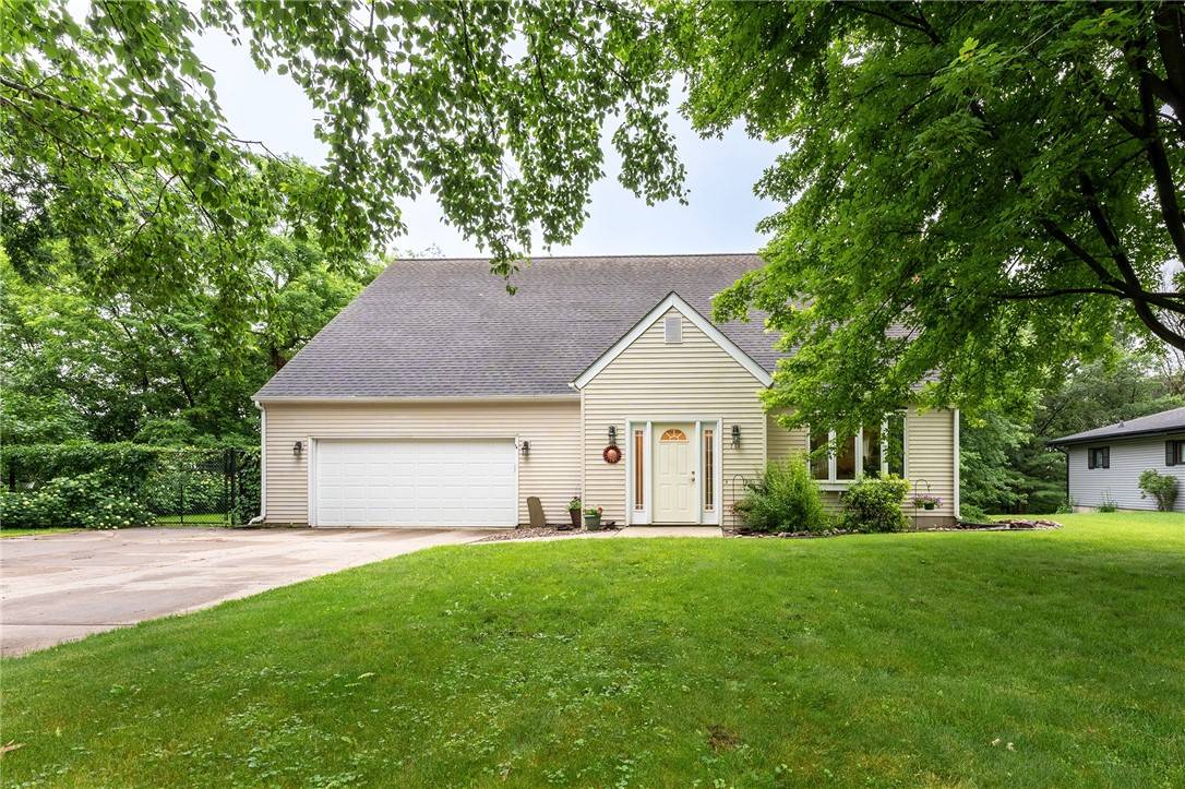 711 Summit DR, Altoona, WI 54720