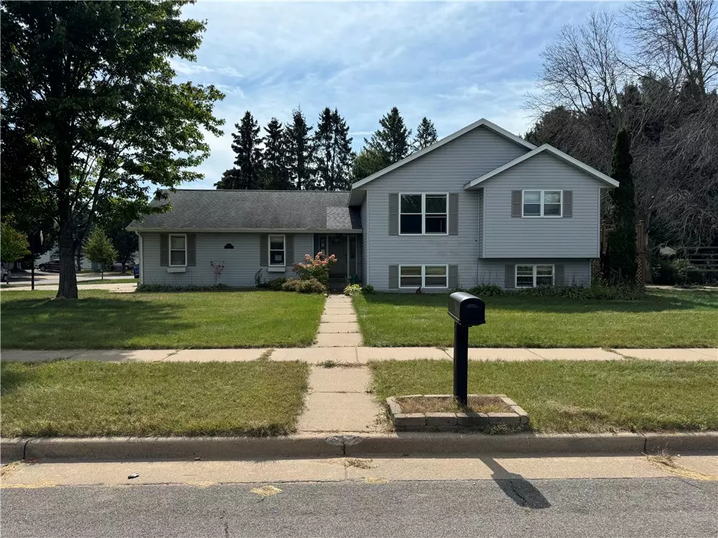 Eau Claire, WI 54701,2231 Meadow LN