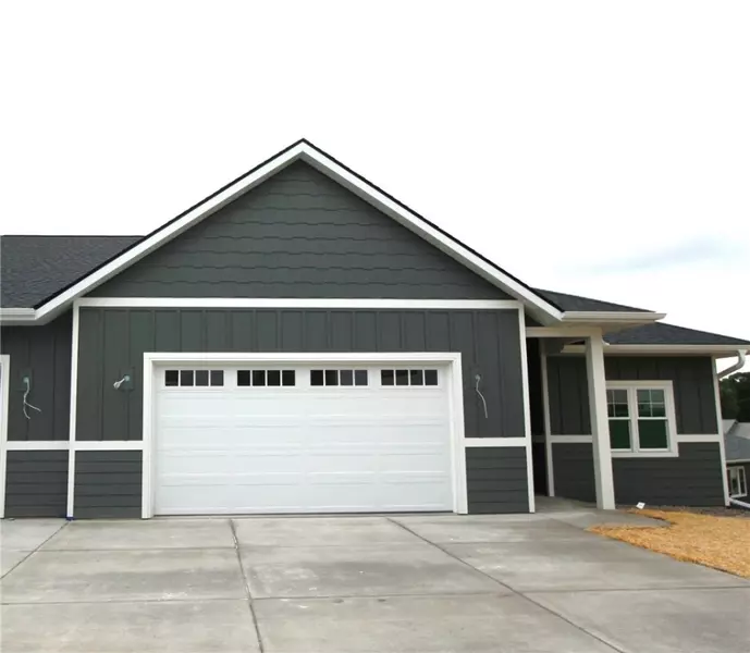 2893 Patrick John DR, Eau Claire, WI 54703
