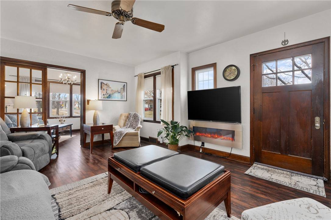 Eau Claire, WI 54703,525 Marshall ST