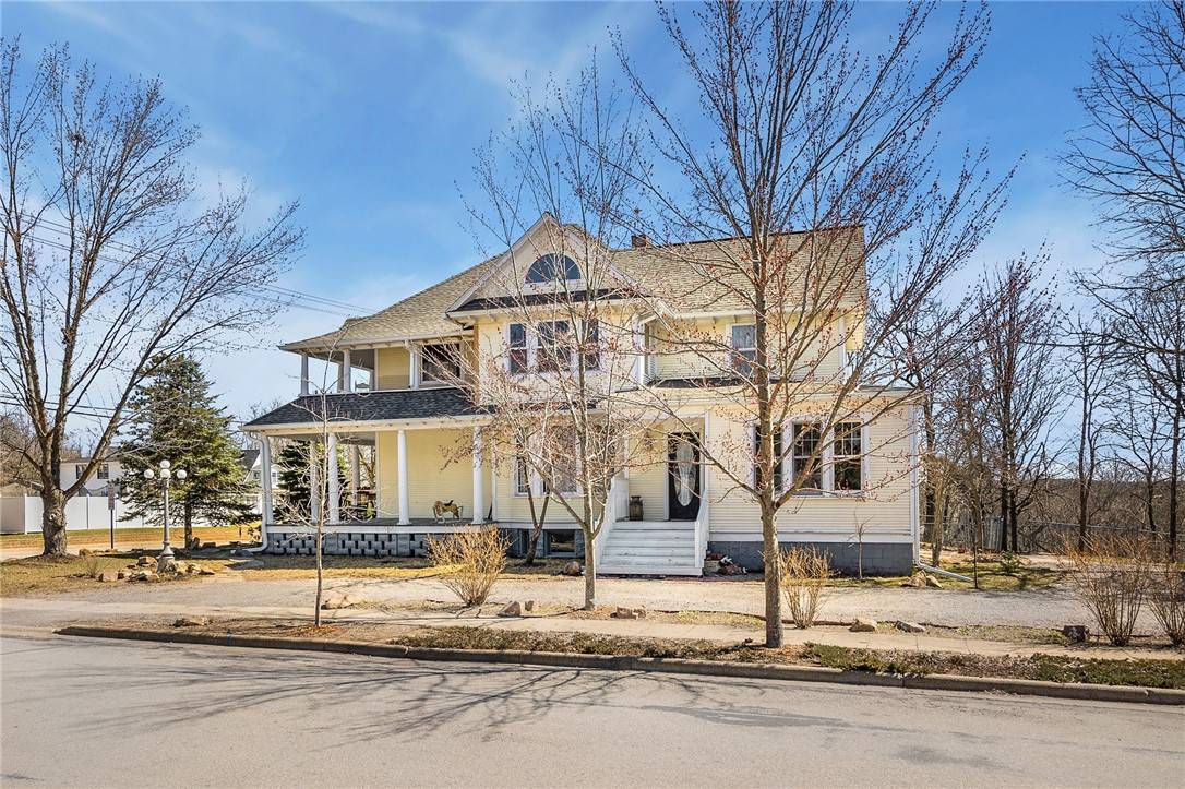 Black River Falls, WI 54615,520 Pierce ST