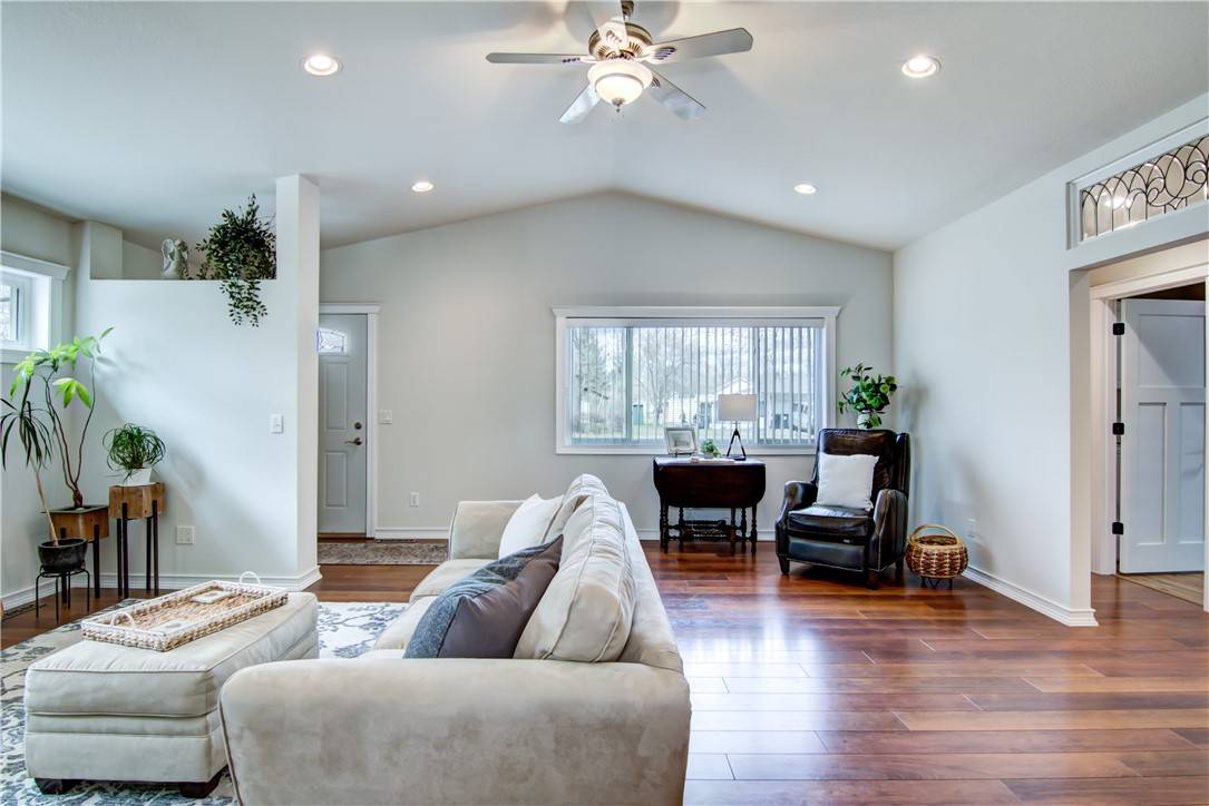 Eau Claire, WI 54703,1917 Virginia LN