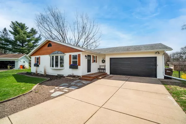 1348 Armstrong PL, Eau Claire, WI 54701