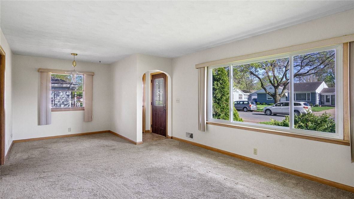 Eau Claire, WI 54701,1408 E Lexington BLVD