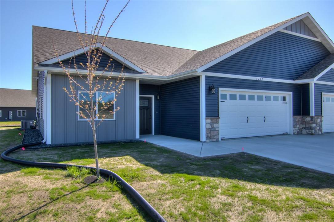 Eau Claire, WI 54703,3265 Sunflower LN