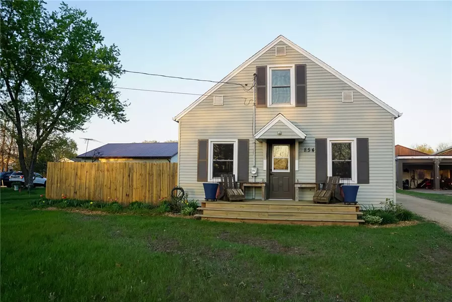 854 S Eau Claire ST, Mondovi, WI 54755