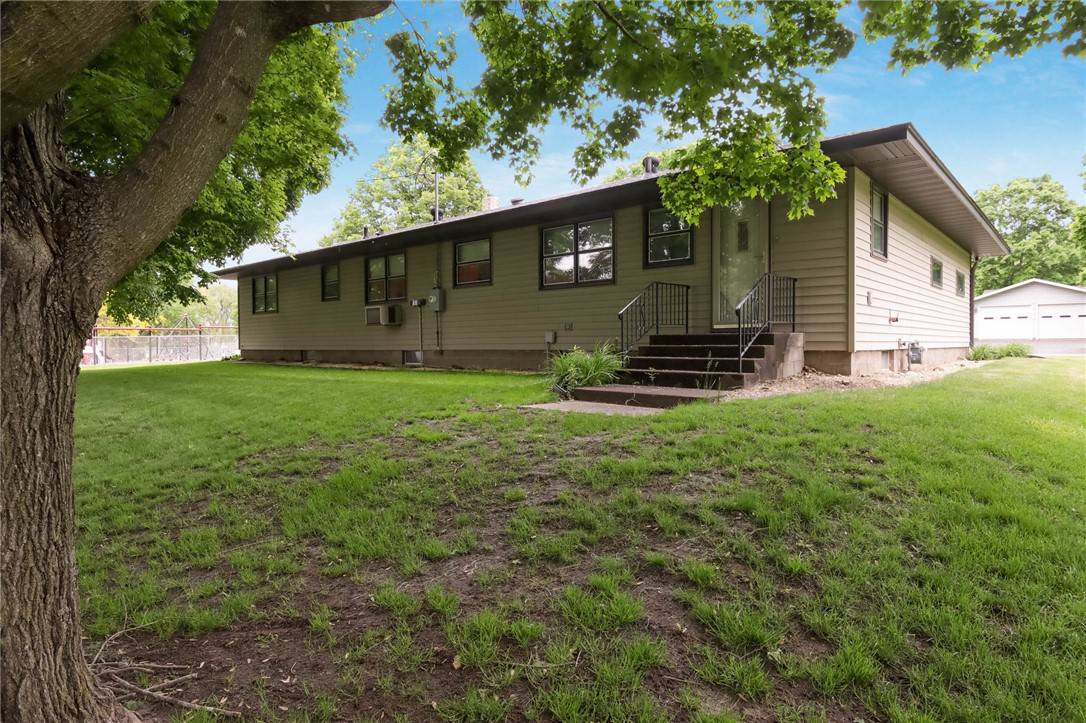 Elmwood, WI 54740,407 S Scott ST