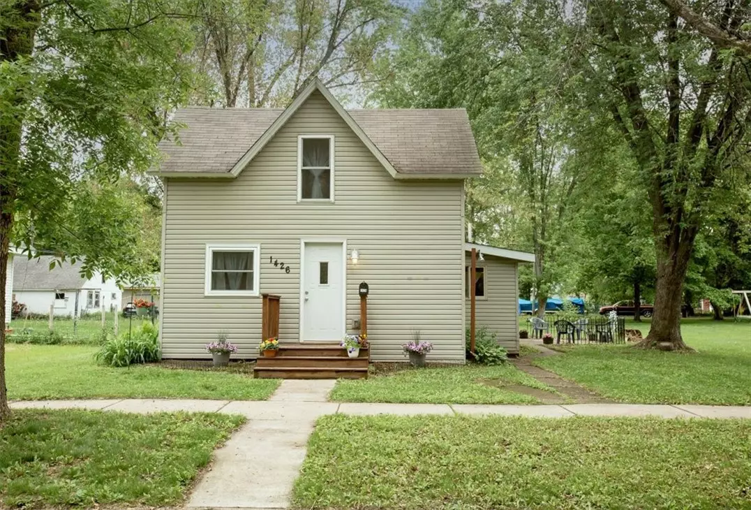 Menomonie, WI 54751,1426 Knapp ST