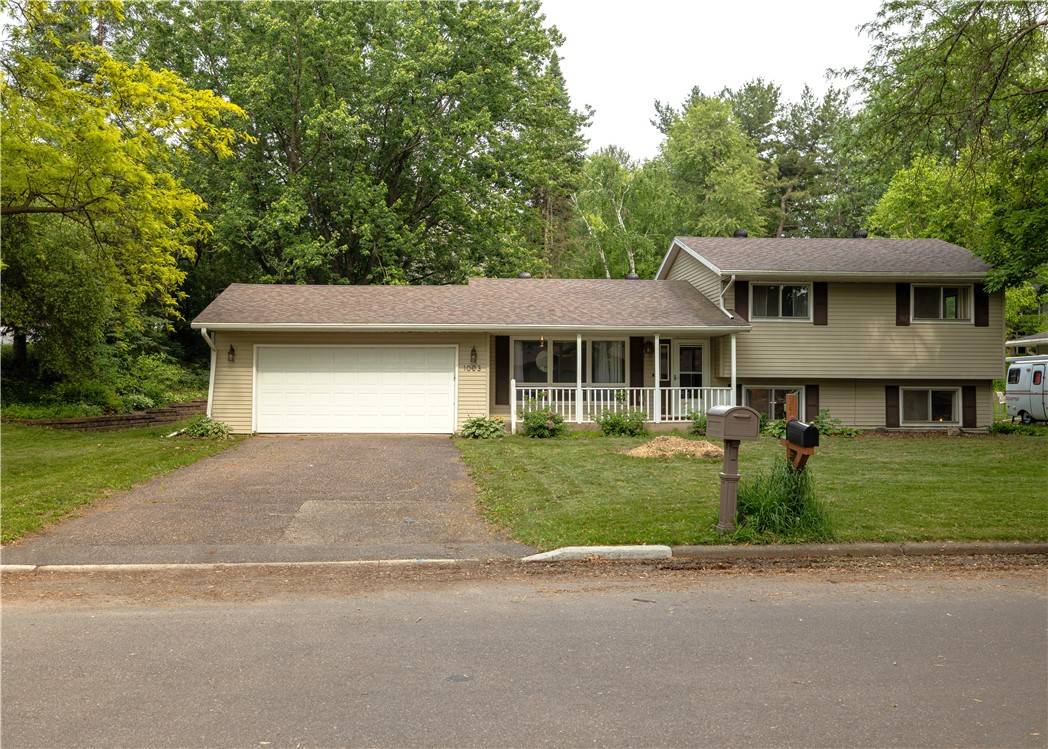 1003 Primrose LN, Altoona, WI 54720