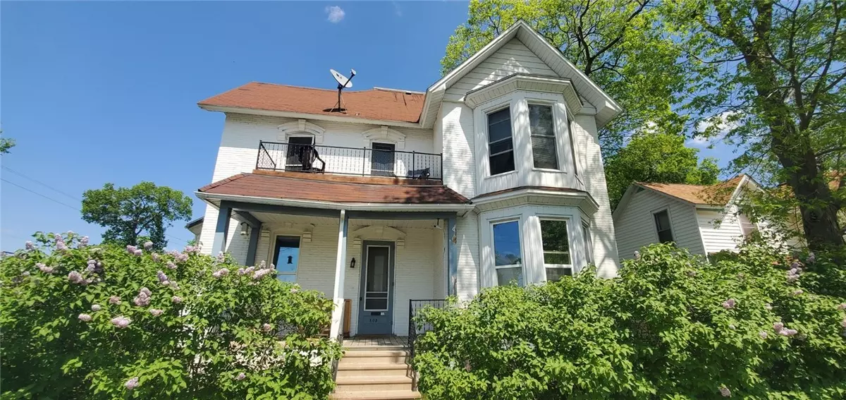 Eau Claire, WI 54701,705 E Grand AVE #2