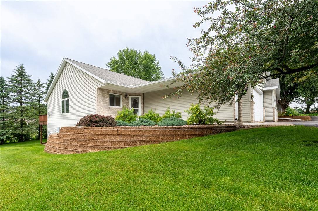 3413 McElroy CT, Eau Claire, WI 54701