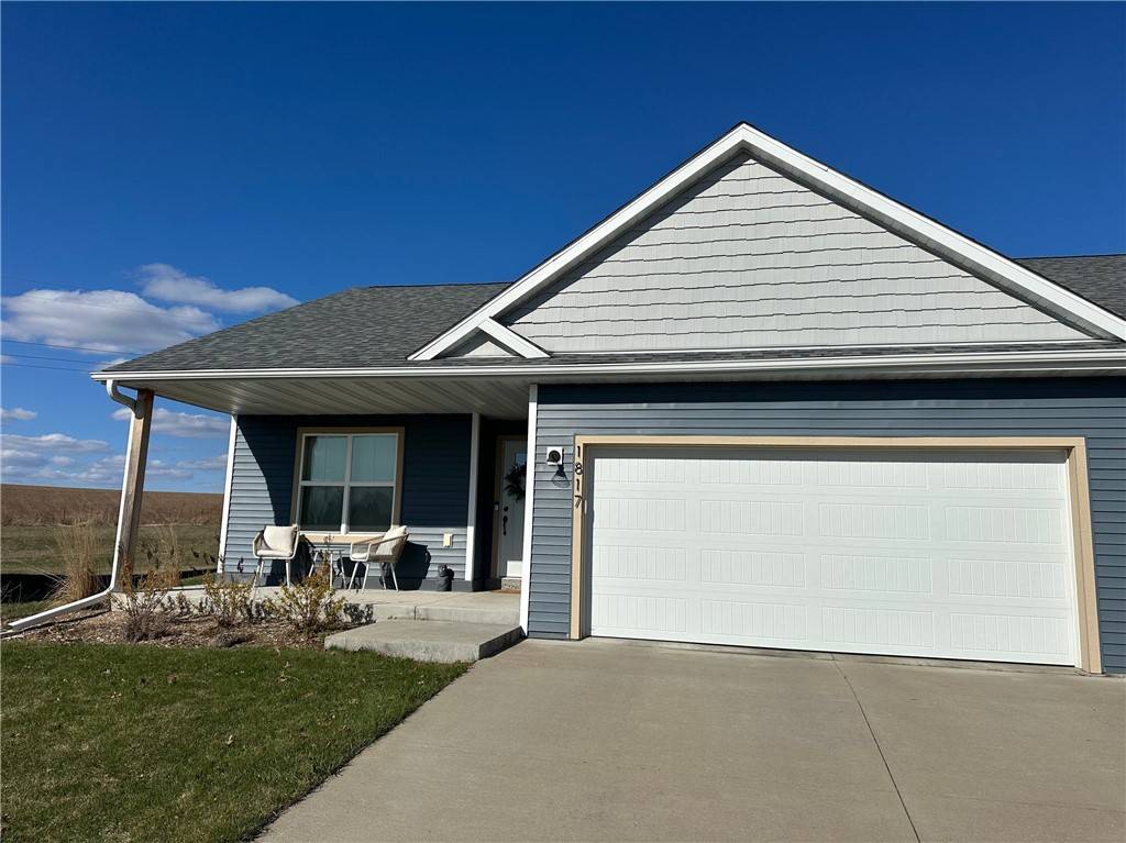 1817 Ridgewood CIR, Menomonie, WI 54751