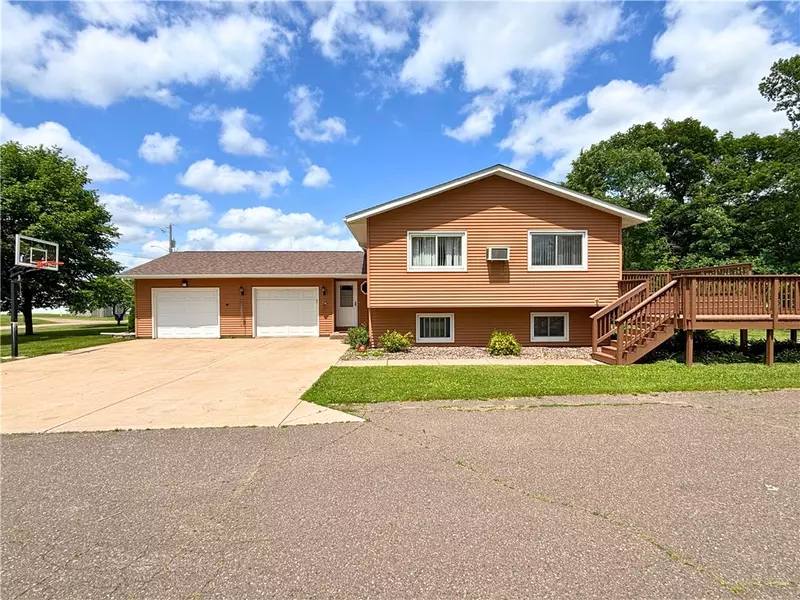 1415 N Wisconsin AVE, Rice Lake, WI 54868