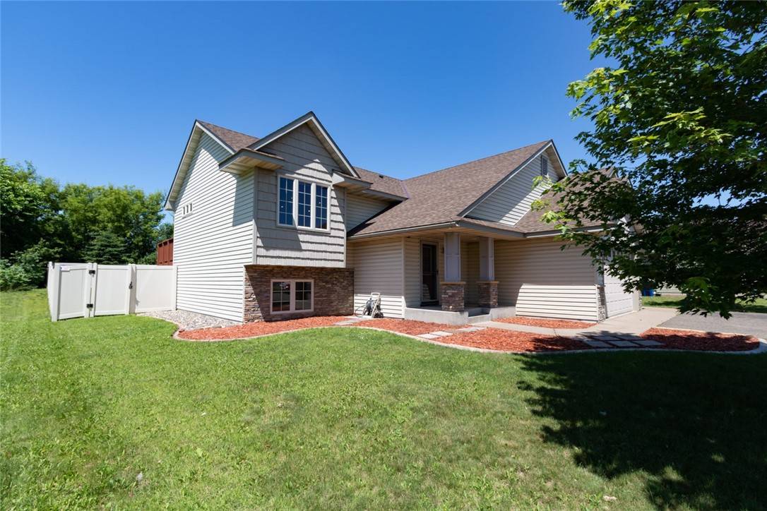 Osceola, WI 54020,351 Mill ST
